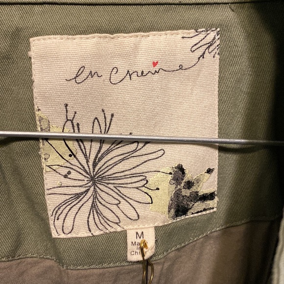 En Crème Women’s Medium Military Style Jacket. Olive Green color. Never worn. - Picture 3 of 10
